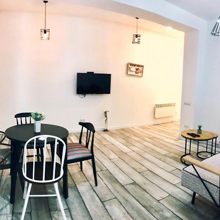 City Center Apartments By Happy Place Tiflis Exterior foto