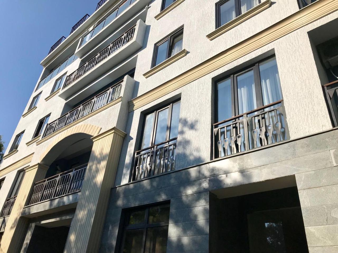 City Center Apartments By Happy Place Tiflis Exterior foto